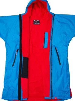 Two Bare Feet Weatherproof Changing Robe With Changing Mat (Blue/Red) -Surf Tide Motion blue red 3