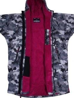 Two Bare Feet Kids Weatherproof Changing Robe With Changing Mat (Camo/Raspberry) -Surf Tide Motion camo raspberry 3