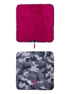 Two Bare Feet Kids Weatherproof Changing Robe With Changing Mat (Camo/Raspberry) -Surf Tide Motion camo raspberry 4