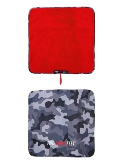Two Bare Feet Kids Weatherproof Changing Robe With Changing Mat (Camo/Red) 7 Two Bare Feet Kids Weatherproof Changing Robe With Changing Mat (Camo/Red) -Surf Tide Motion camo red 4