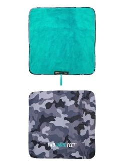 Two Bare Feet Kids Weatherproof Changing Robe With Changing Mat (Camo/Teal) -Surf Tide Motion camo teal 4