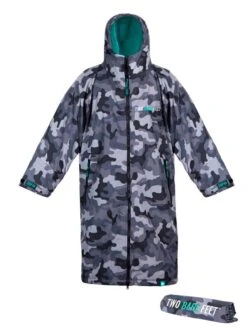 Two Bare Feet Kids Weatherproof Changing Robe With Changing Mat (Camo/Teal)