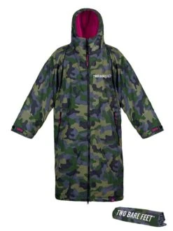 Two Bare Feet Weatherproof Changing Robe With Changing Mat (Green Camo/Raspberry)