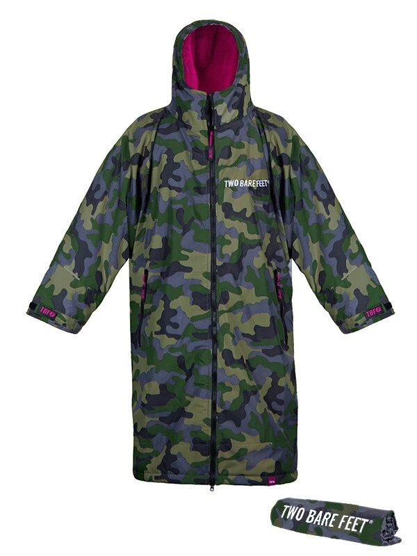 Two Bare Feet Kids Weatherproof Changing Robe With Changing Mat (Green Camo/ Raspberry) 1 Two Bare Feet Kids Weatherproof Changing Robe With Changing Mat (Green Camo/ Raspberry)