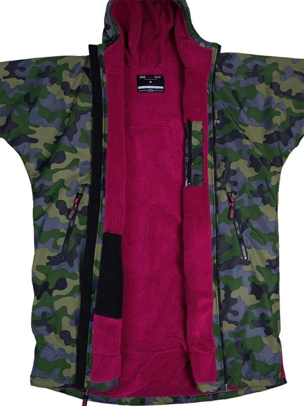 Two Bare Feet Weatherproof Changing Robe With Changing Mat (Green Camo/Raspberry) 3 Two Bare Feet Weatherproof Changing Robe With Changing Mat (Green Camo/Raspberry) - Image 3