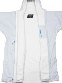 Two Bare Feet Weatherproof Changing Robe (White/Blue) 5 Two Bare Feet Weatherproof Changing Robe (White/Blue) -Surf Tide Motion white blue 3.1 2 4